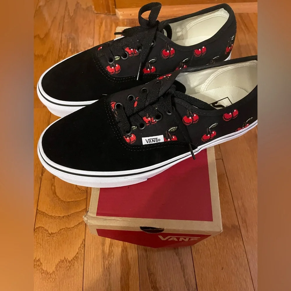COPY - Brand new! Cherry vans - Picture 1 of 2